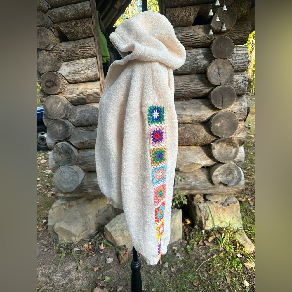 NWT Sherpa and Crochet Hooded Jacket Size M - Picture 4 of 9